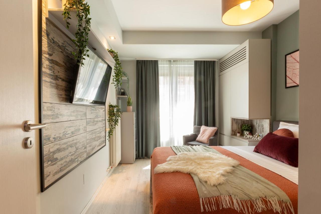 Modern 1Br Apt In The Old Town: The Perfect Choice Bukares Bagian luar foto