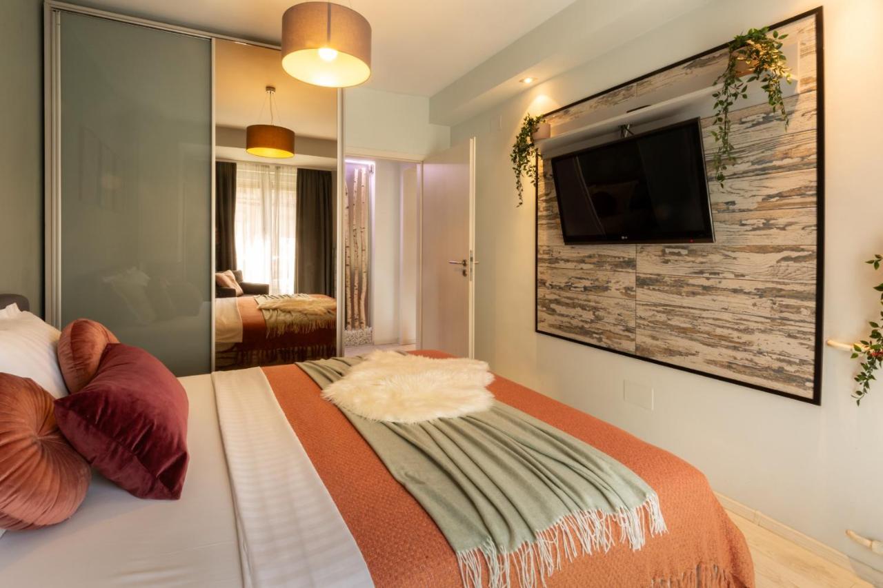 Modern 1Br Apt In The Old Town: The Perfect Choice Bukares Bagian luar foto