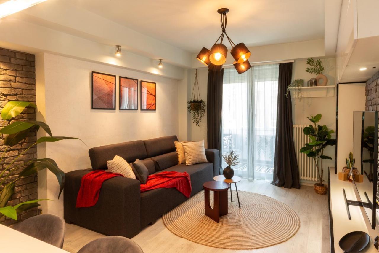 Modern 1Br Apt In The Old Town: The Perfect Choice Bukares Bagian luar foto