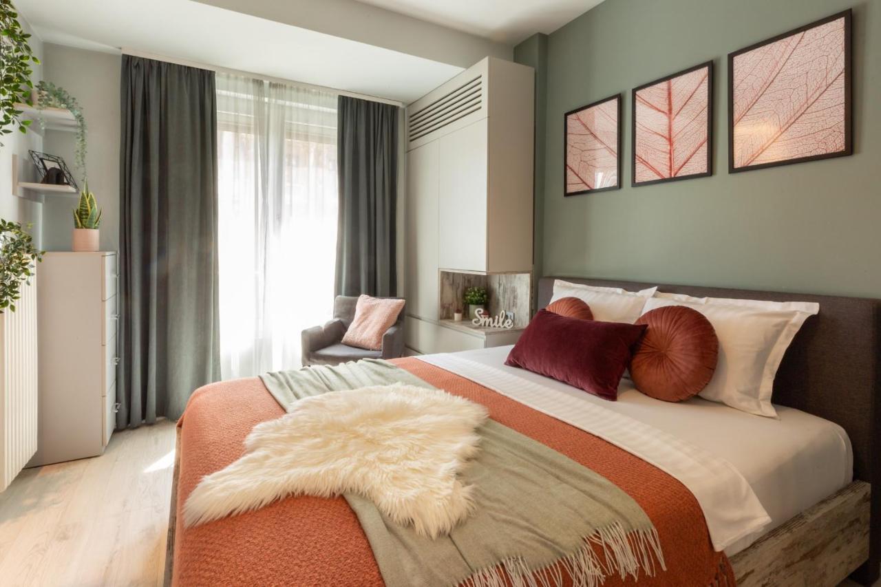 Modern 1Br Apt In The Old Town: The Perfect Choice Bukares Bagian luar foto