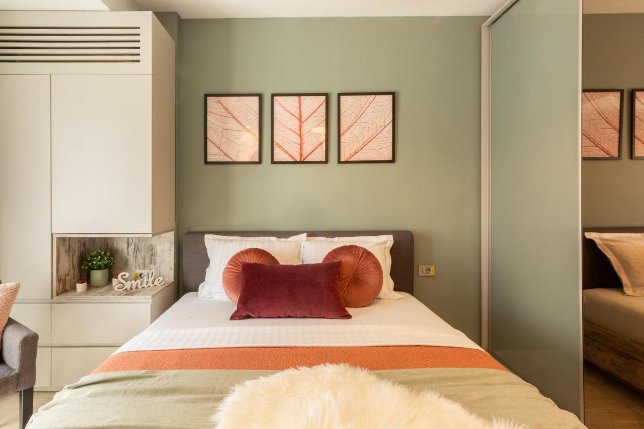 Modern 1Br Apt In The Old Town: The Perfect Choice Bukares Bagian luar foto
