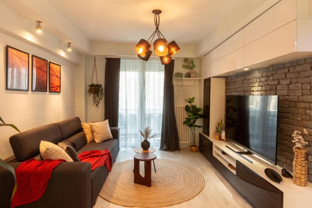 Modern 1Br Apt In The Old Town: The Perfect Choice Bukares Bagian luar foto