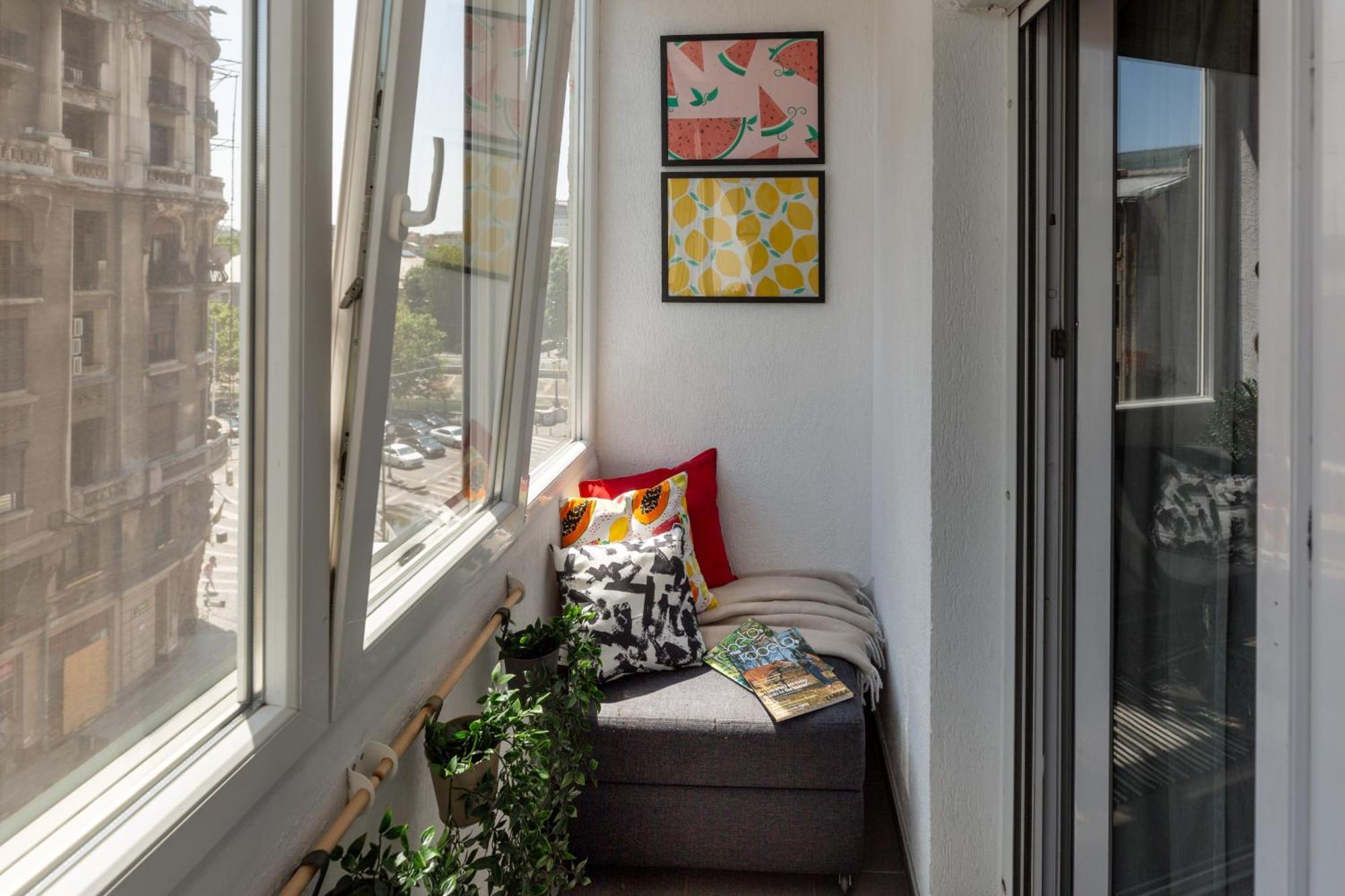 Modern 1Br Apt In The Old Town: The Perfect Choice Bukares Bagian luar foto