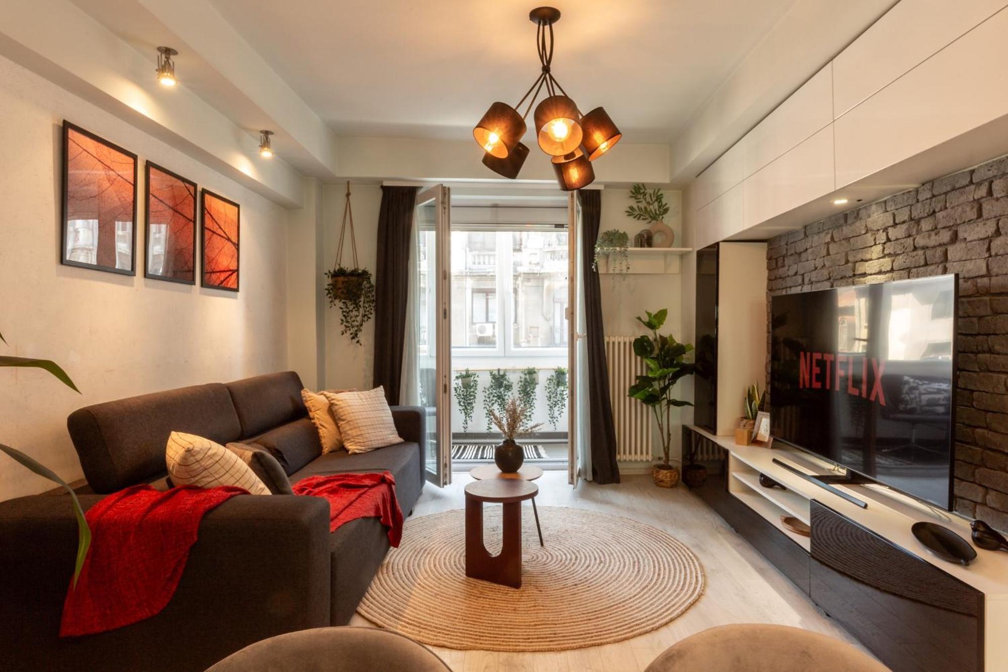 Modern 1Br Apt In The Old Town: The Perfect Choice Bukares Bagian luar foto