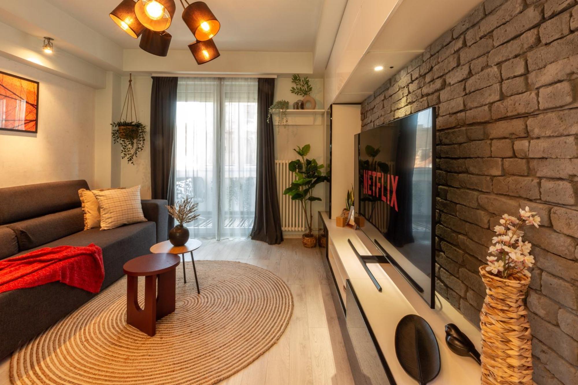 Modern 1Br Apt In The Old Town: The Perfect Choice Bukares Bagian luar foto