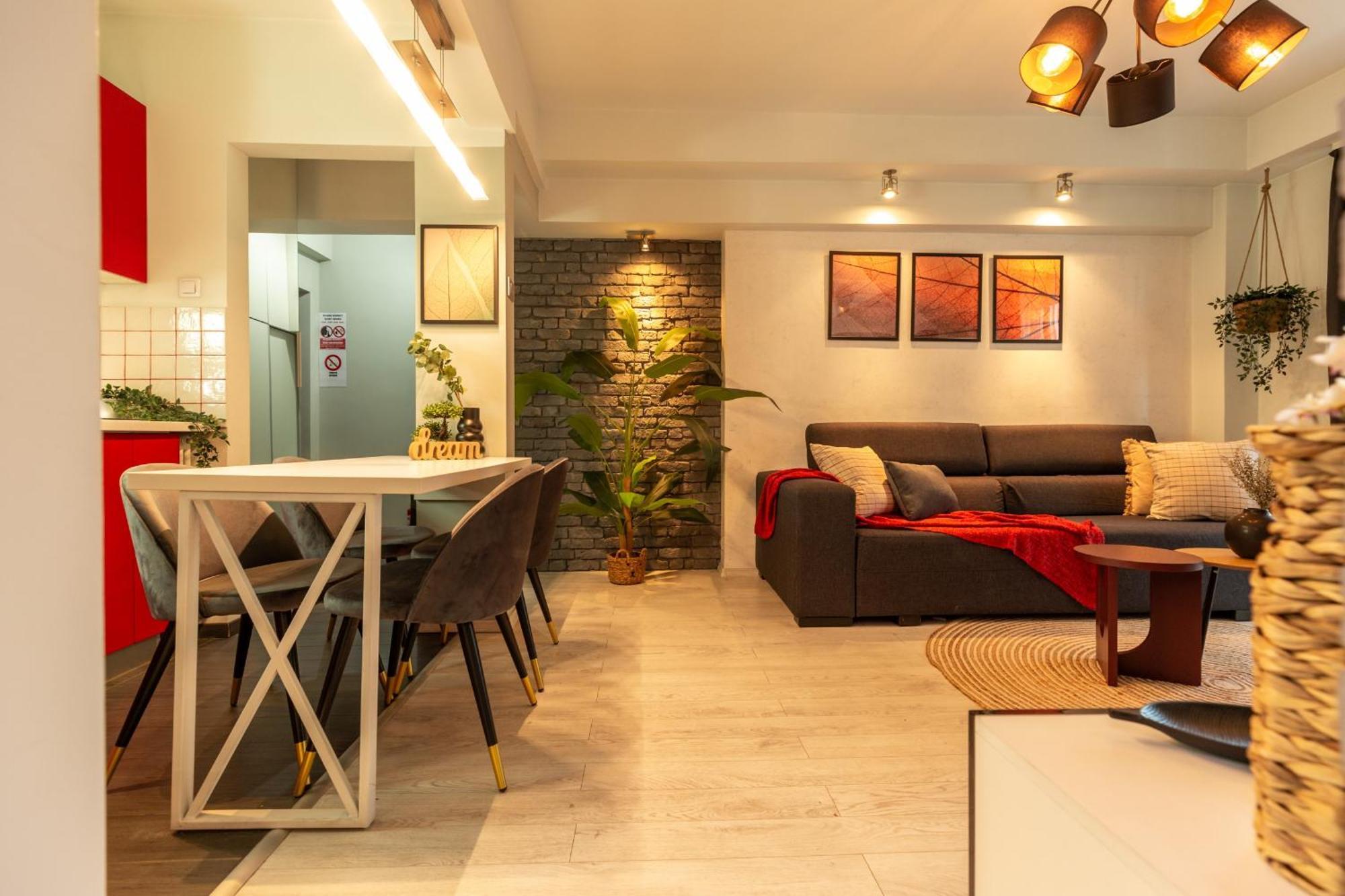 Modern 1Br Apt In The Old Town: The Perfect Choice Bukares Bagian luar foto