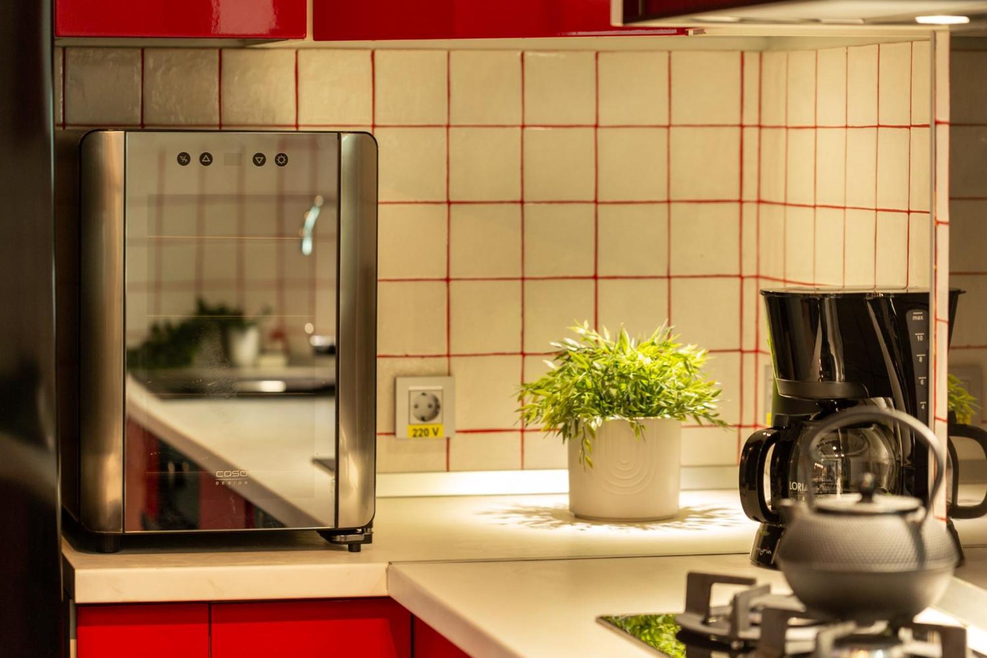 Modern 1Br Apt In The Old Town: The Perfect Choice Bukares Bagian luar foto