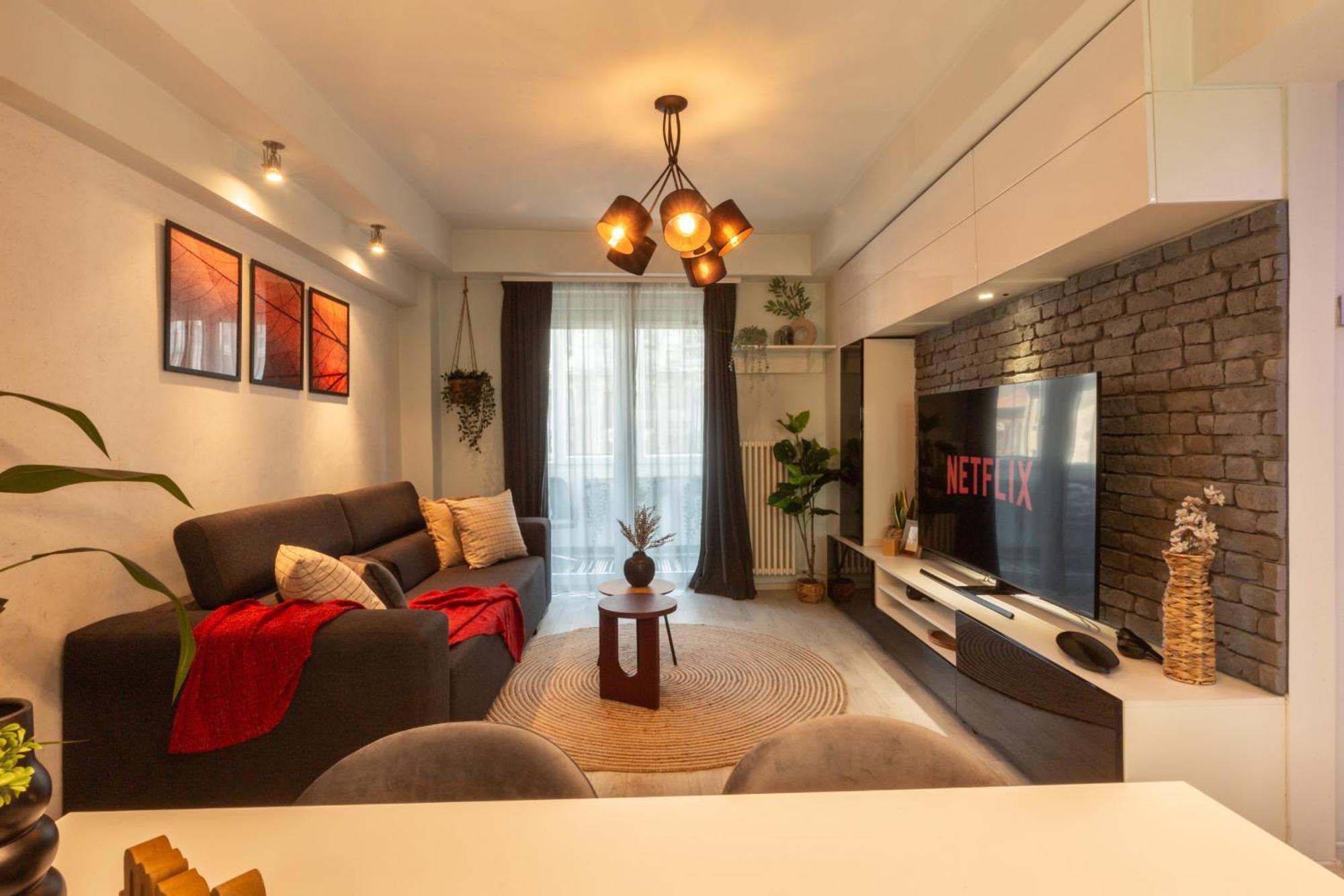 Modern 1Br Apt In The Old Town: The Perfect Choice Bukares Bagian luar foto