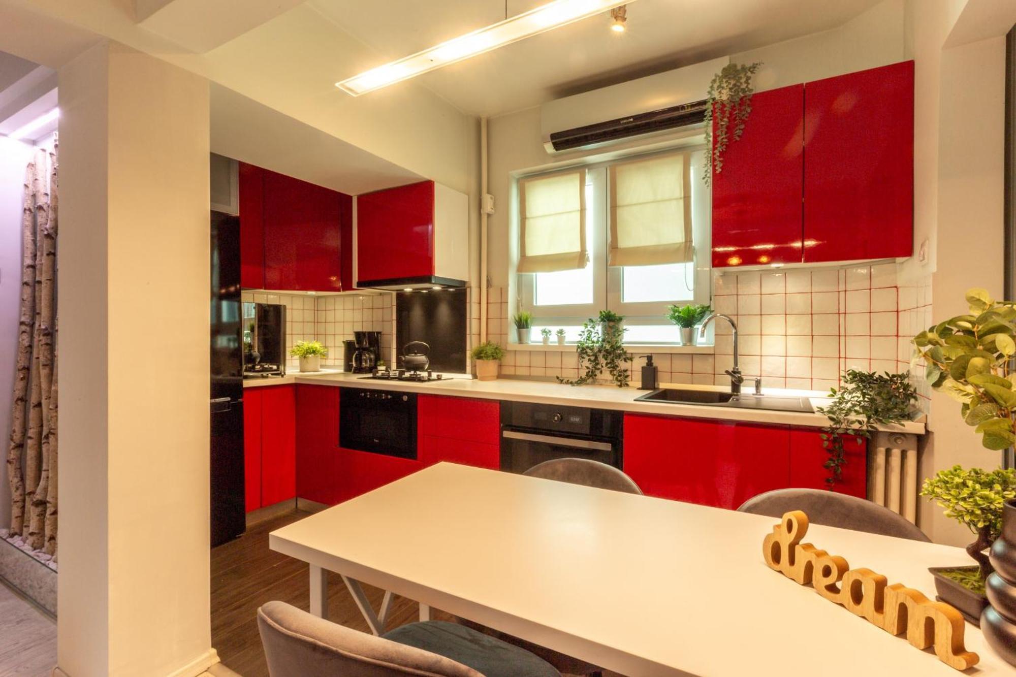 Modern 1Br Apt In The Old Town: The Perfect Choice Bukares Bagian luar foto