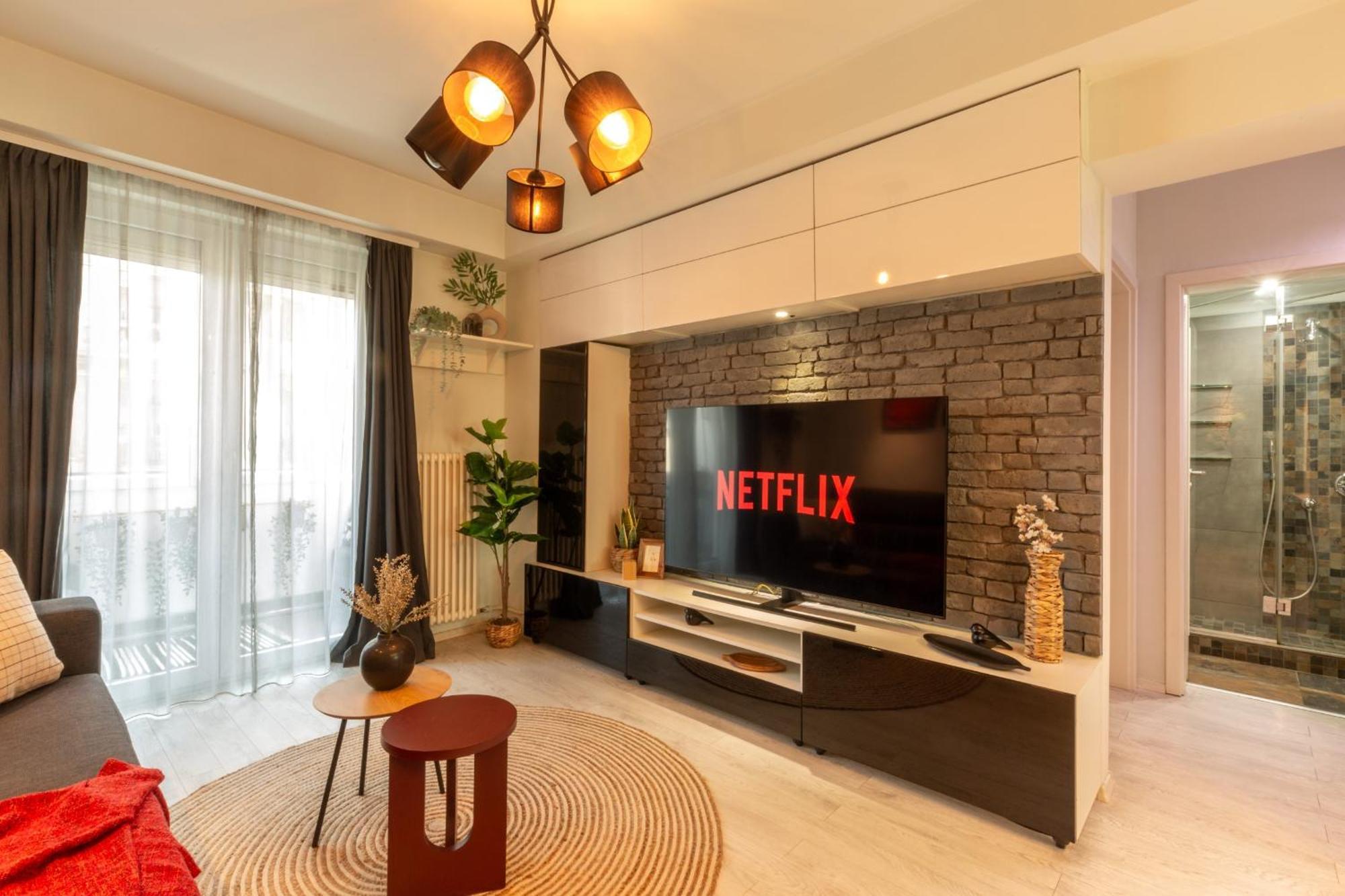 Modern 1Br Apt In The Old Town: The Perfect Choice Bukares Bagian luar foto
